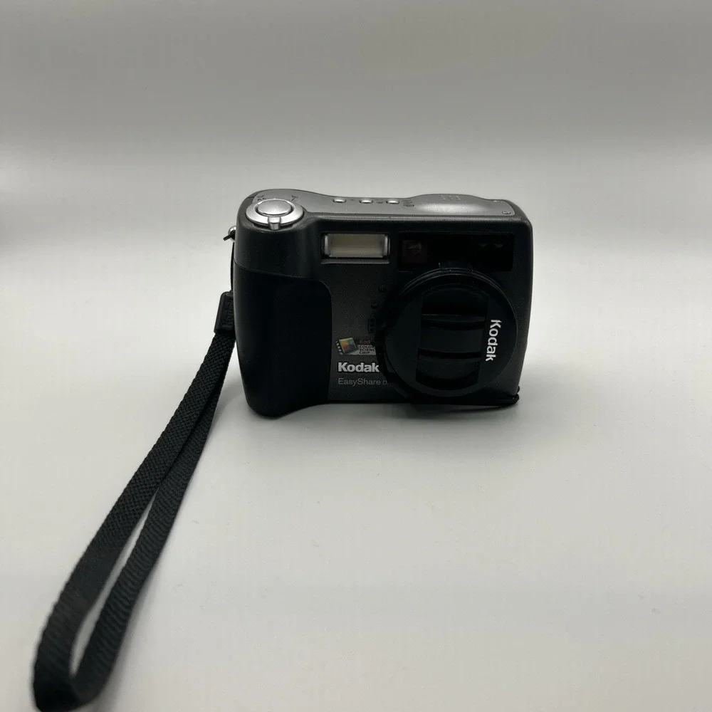 Kodak EasyShare DX7630 Digital Camera w/ Batteries, Charger, and Transfer Base